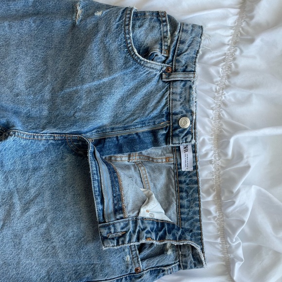 Zara Denim - ZARA MOM FIT JEANS